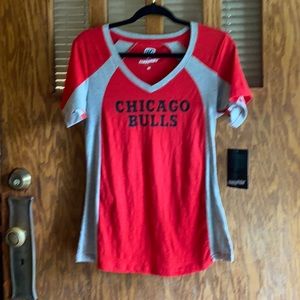 Hands High ladies Chicago Bulls t-shirt NWT SZ - M